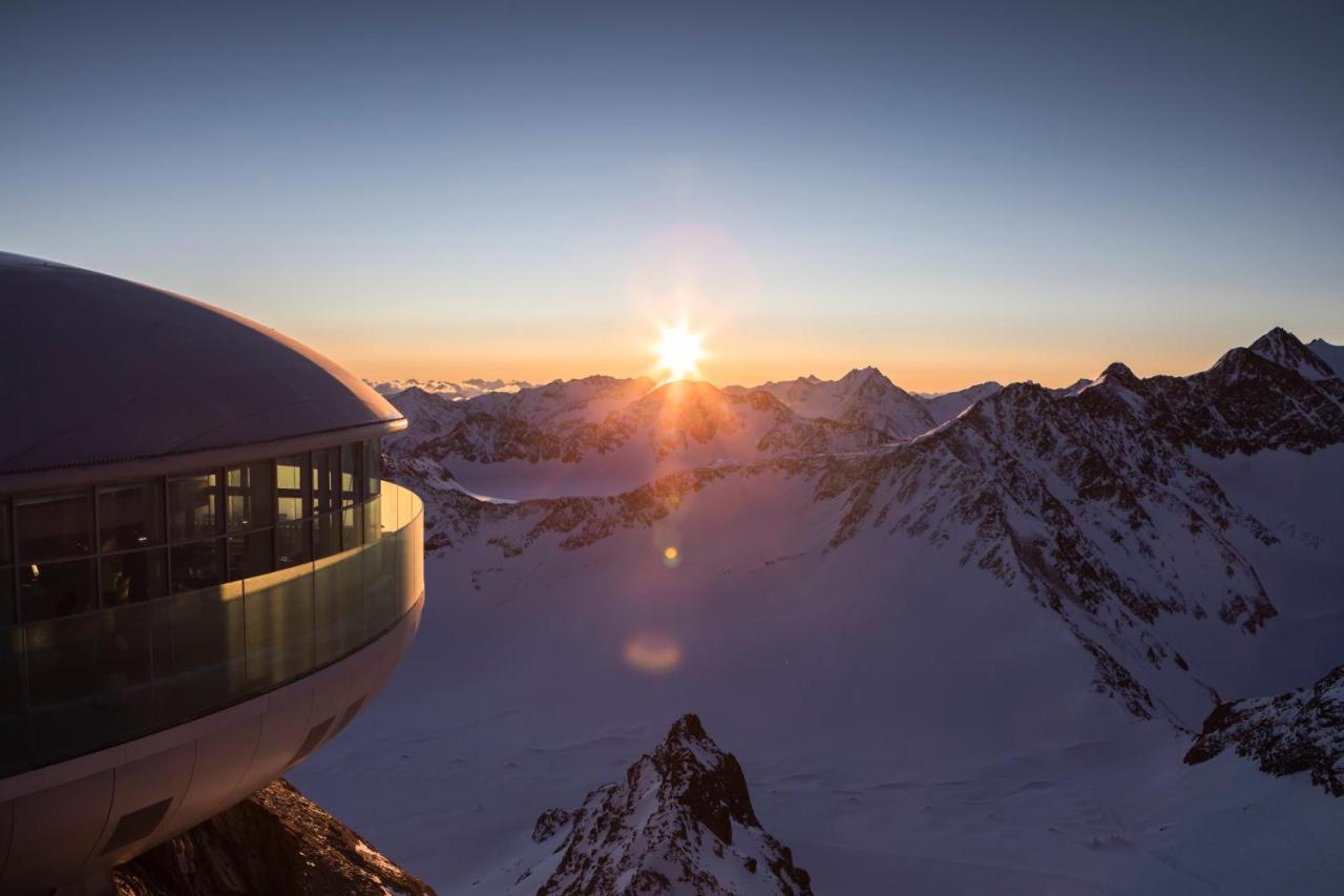 Hotel Mittagskogel Pitztal Sankt Leonhard im Pitztal Exterior photo