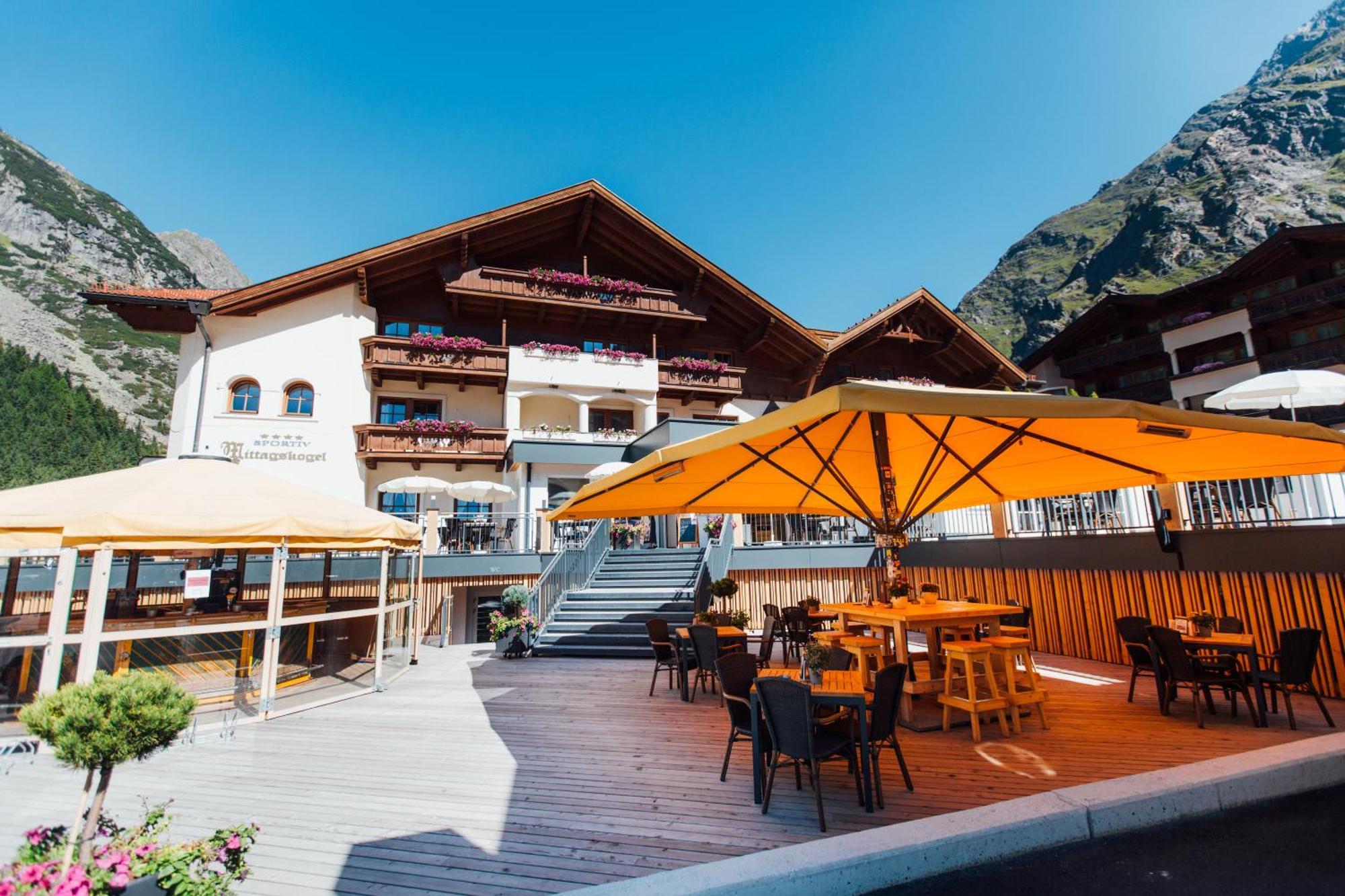 Hotel Mittagskogel Pitztal Sankt Leonhard im Pitztal Exterior photo