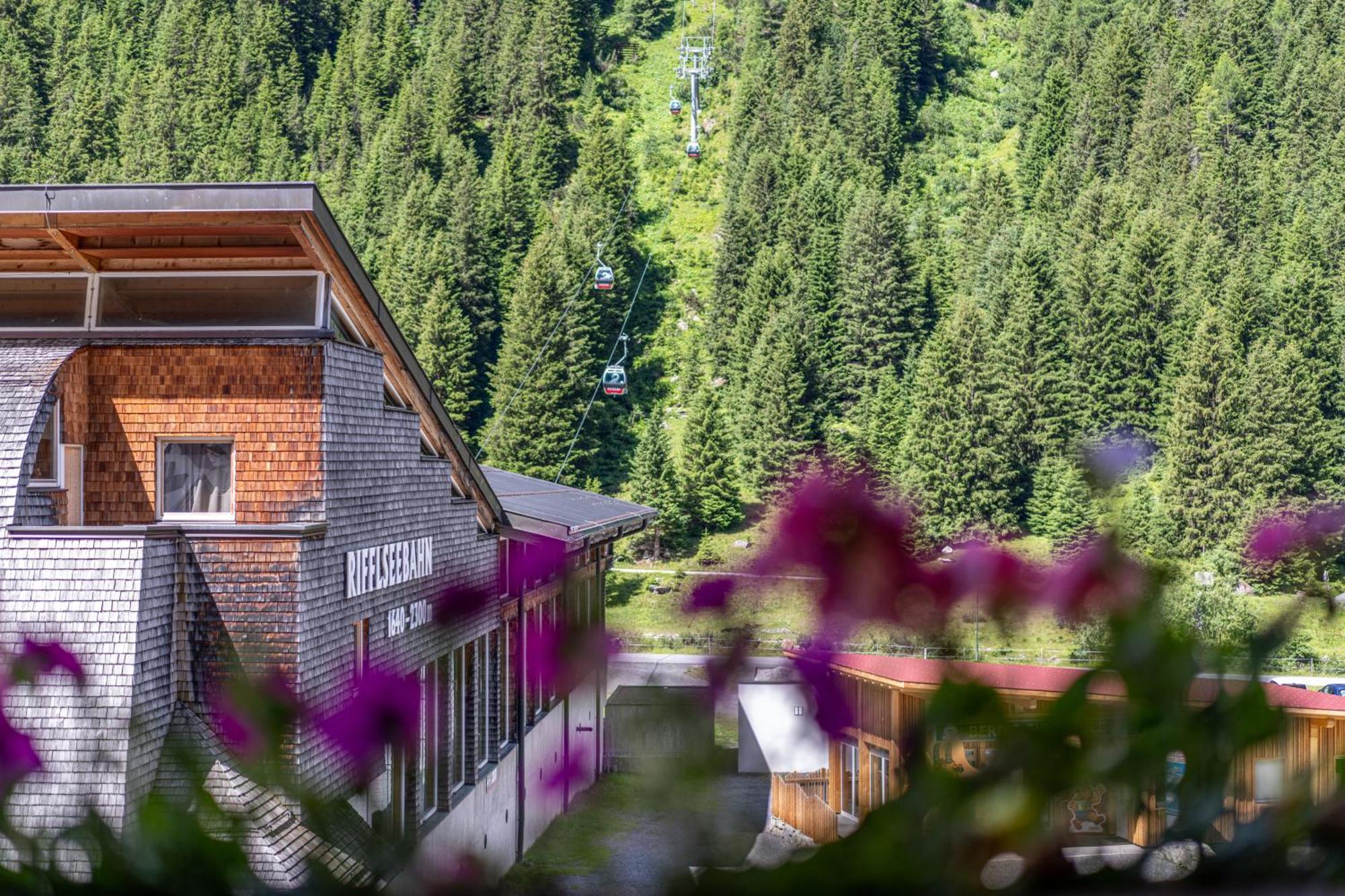 Hotel Mittagskogel Pitztal Sankt Leonhard im Pitztal Exterior photo